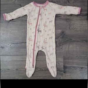 Baby girl sleeper size 0-3m by Bestaroo